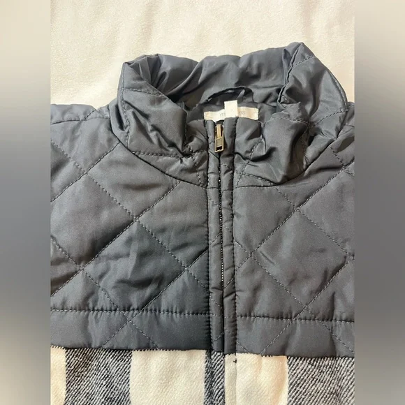 Maurices Women’s Black and White Plaid Quilted Vest with Pockets Size Large - Picture 5 of 15